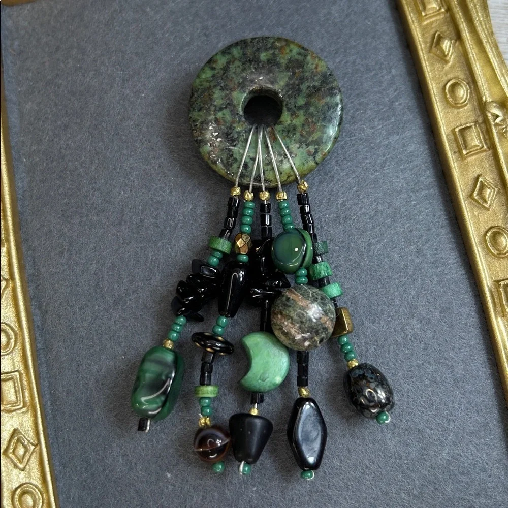 Stunning stone brooch